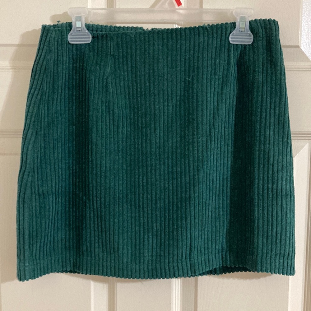 Lulu’s mini skirt